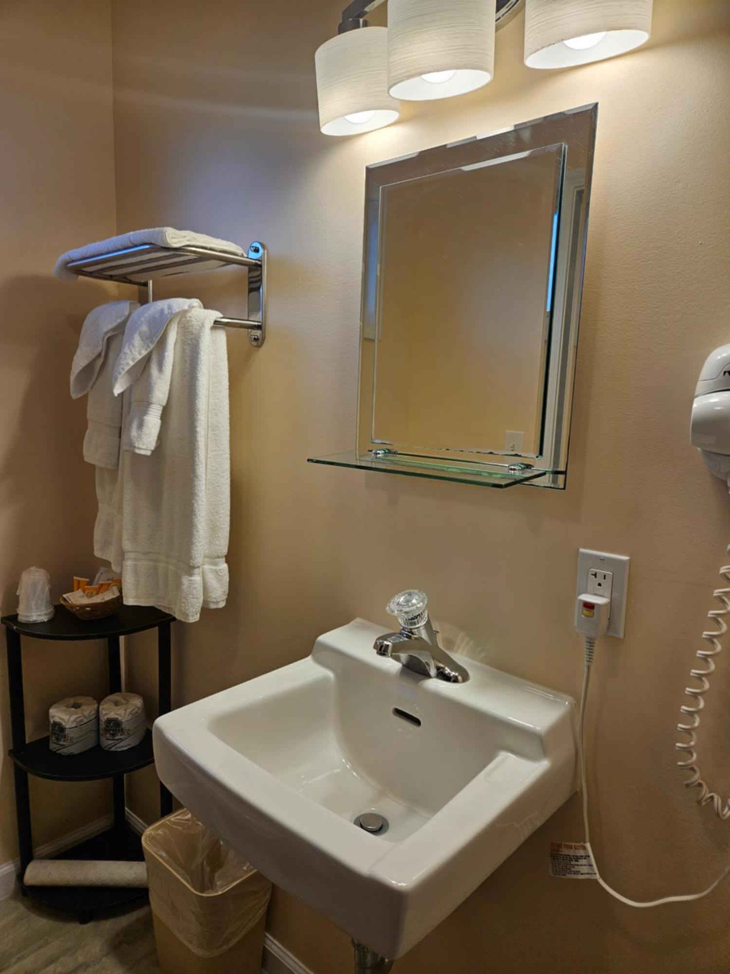Captain'S Inn And Suites Alexandria Bay Dış mekan fotoğraf
